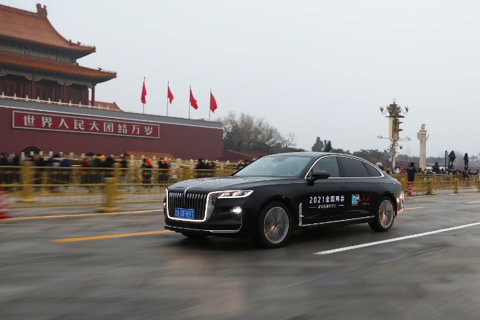红旗h9成为新华网2021全国两会报道服务用车