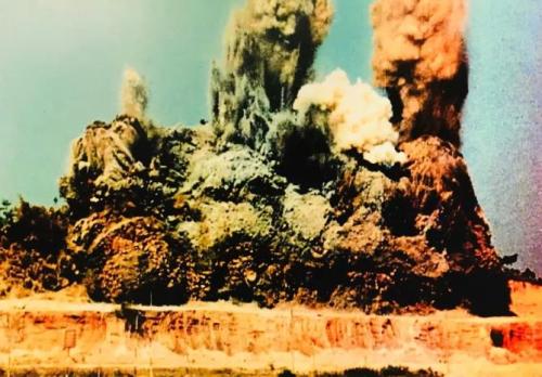 △1979年7月8日，蛇口轰然响起填海建港的开山炮，被誉为中国改革开放的“第一炮”
